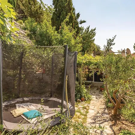 21 With Outdoor Swimmingpool *
